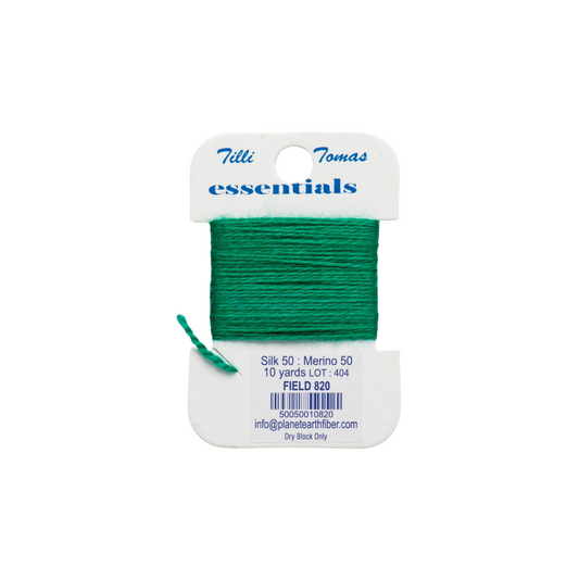 Essentials Field 820